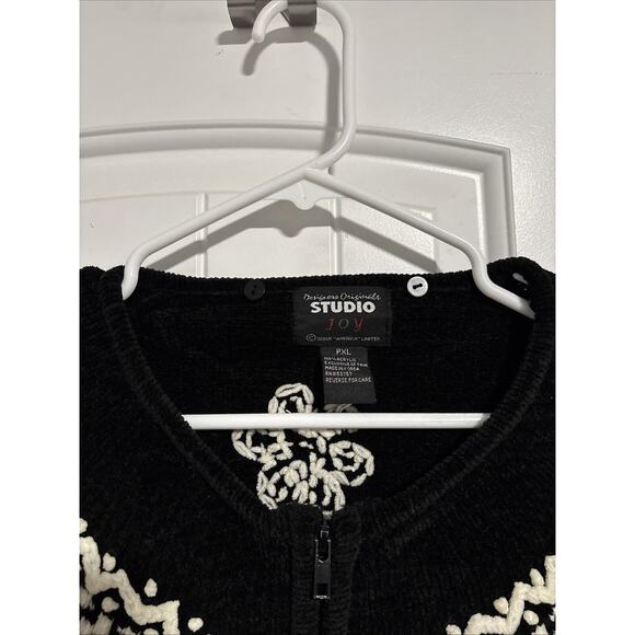 Designers Originals Studio Joy Black And White Christmas sweater size P/XL - Picture 2 of 3